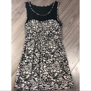 FOREVER 21 TAN ABSTRACT SLEEVELESS MESH DRESS (M)